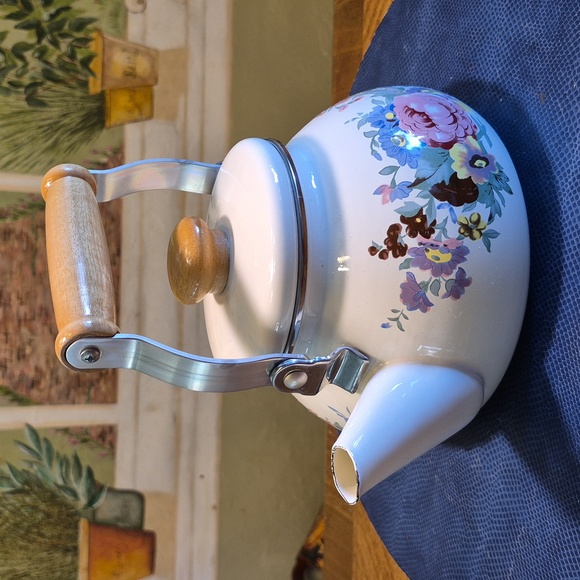 Enamel Tea Kettle Vintage From The 80s.  (#TK-5)vgc. - Picture 8 of 14